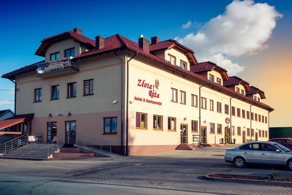 ホテル Zlota Roza Sedziszow エクステリア 写真